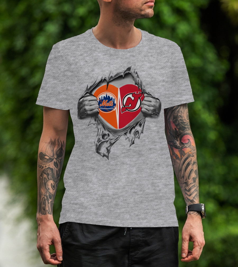 Mets Devils Heart Ripping Baseball Hockey Fan Logos T-Shirt