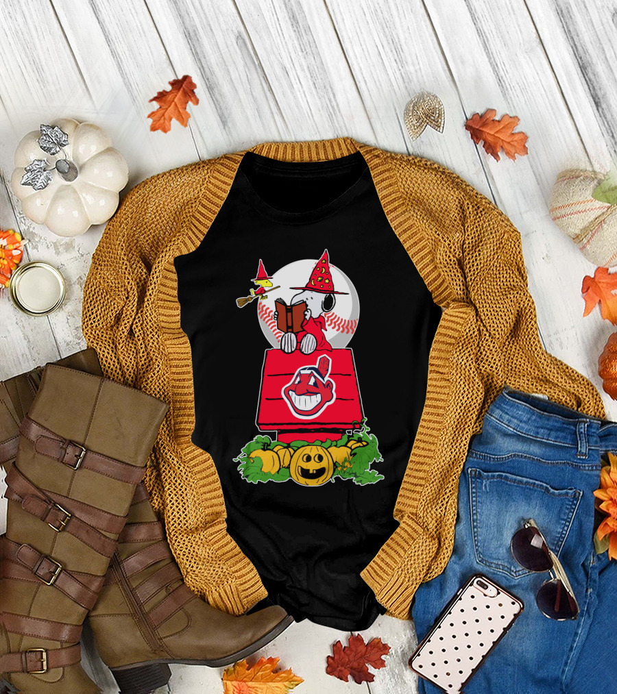 Snoopy Halloween Cleveland Baseball Pumpkins And Witch Hat T-Shirt