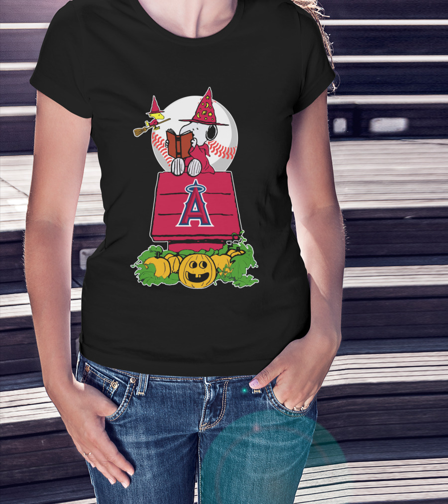 Snoopy And Woodstock Halloween Los Angeles Angels Baseball Pumpkin Scene T-Shirt