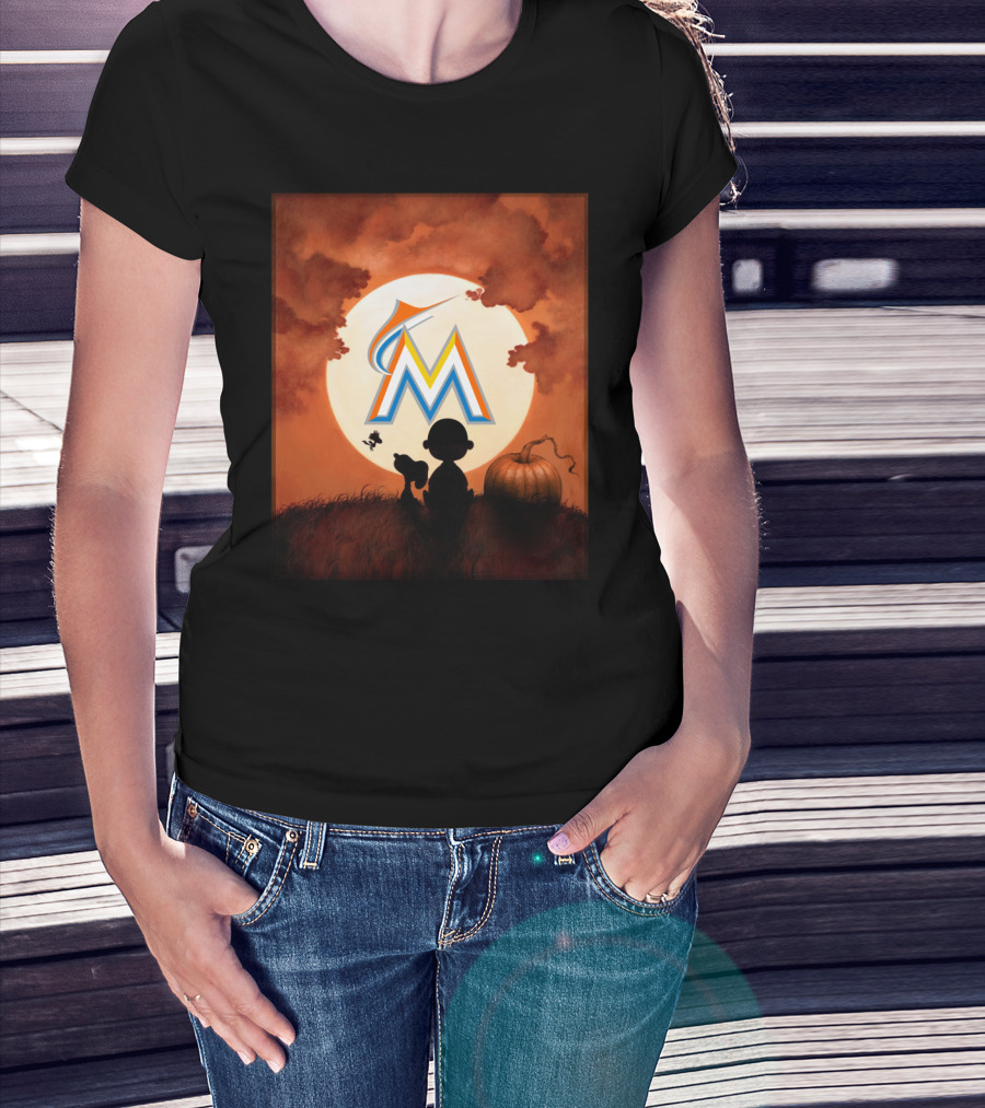 Halloween Miami Marlins Moonlit Silhouette And Pumpkin Scene T-Shirt