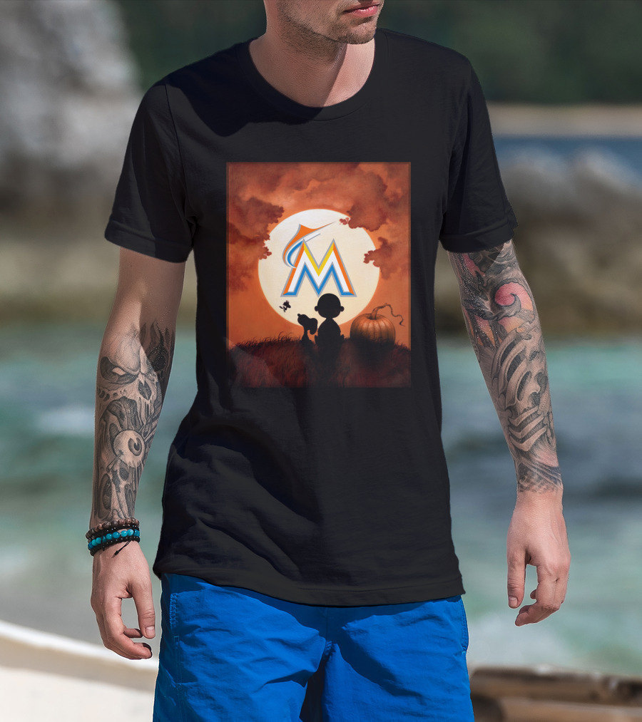 Halloween Miami Marlins Moonlit Silhouette And Pumpkin Scene T-Shirt
