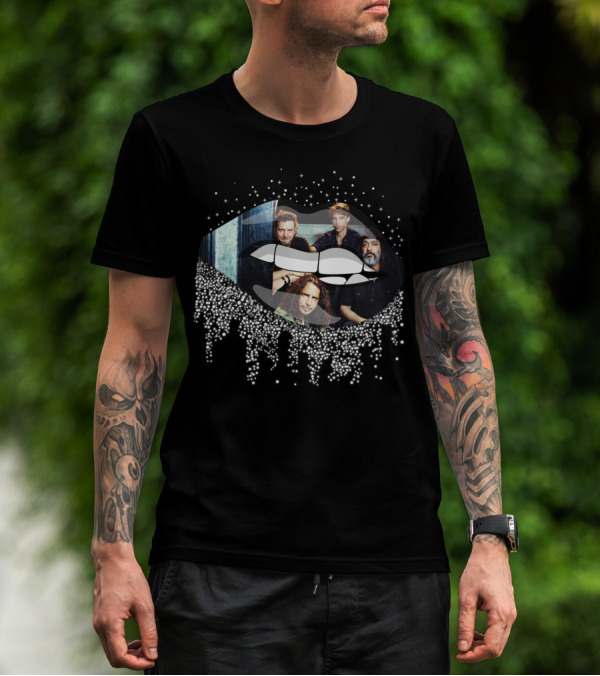 Soundgarden Band Photo Within Glitter Lips T-Shirt