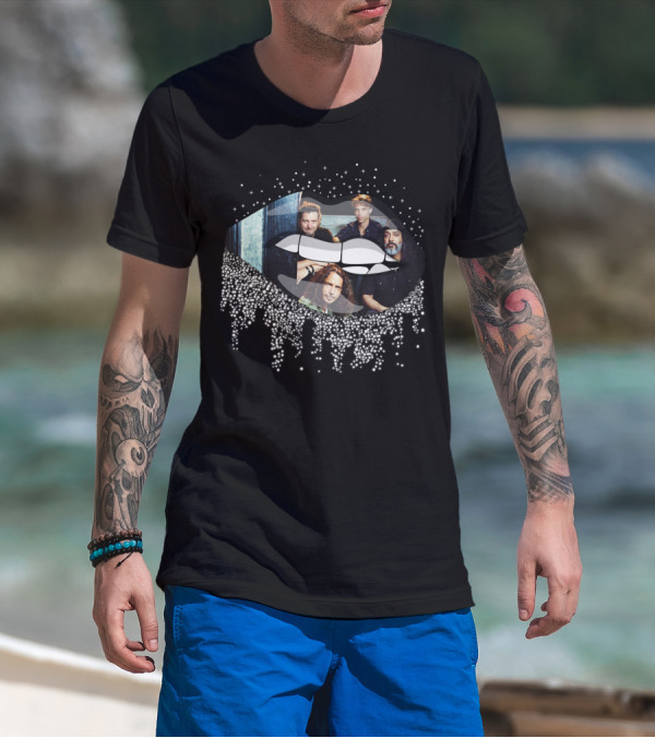 Soundgarden Band Photo Within Glitter Lips T-Shirt