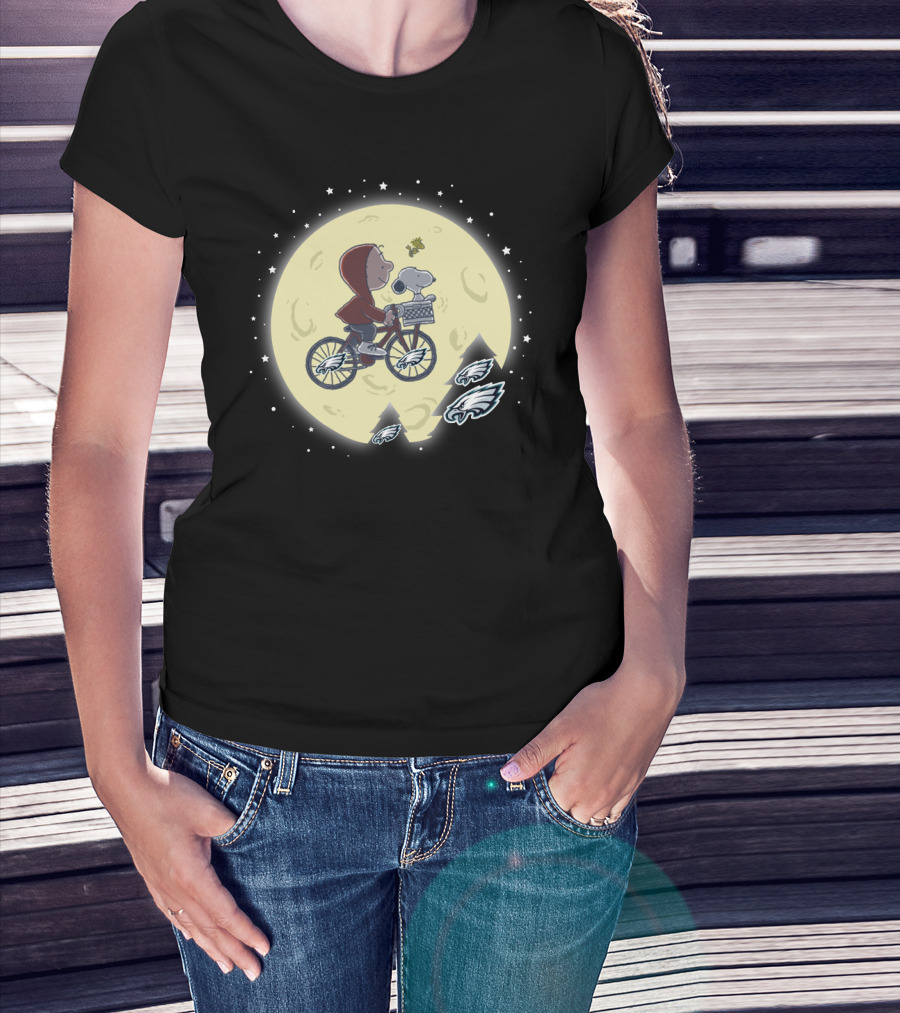 Philadelphia Eagles Snoopy Et Moon Bicycle Scene T-Shirt