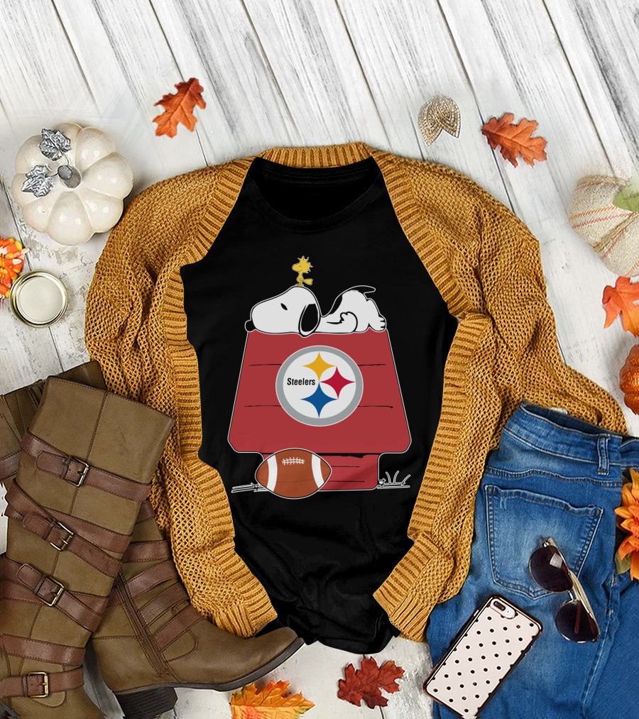 Snoopy And Woodstock With Pittsburgh Steelers Logo And Football On Doghouse T-Shirt