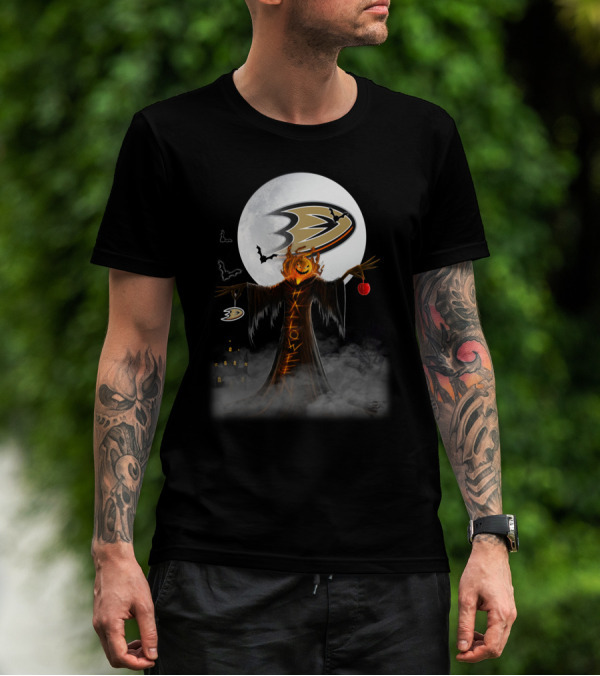 Anaheim Ducks Halloween Spooky Night With Pumpkin And Full Moon T-Shirt