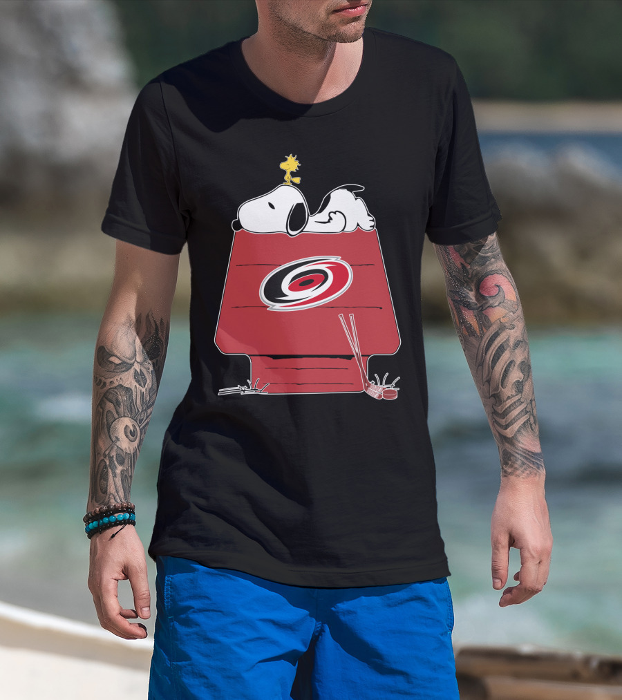 Snoopy And Woodstock Carolina Hurricanes Hockey Doghouse T-Shirt