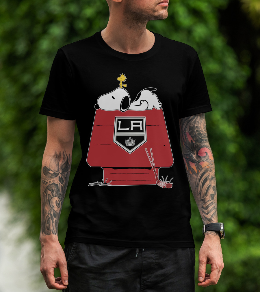 La Kings Snoopy On Doghouse With Hockey Sticks And Puck T-Shirt
