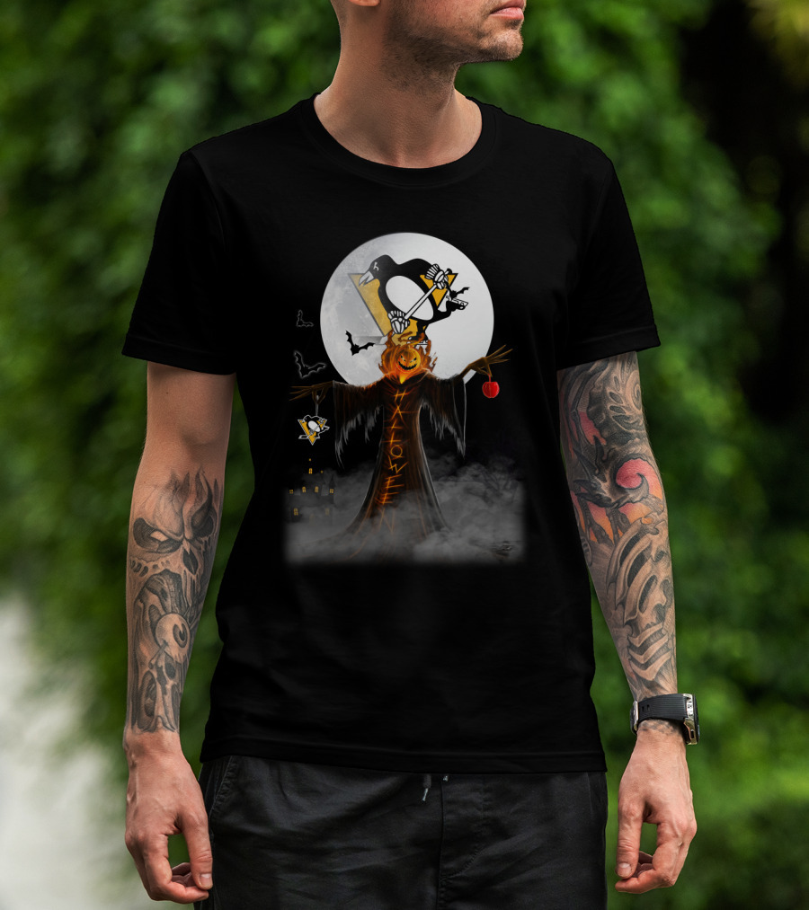 Halloween Pittsburgh Penguins Scary Jack-O'-Lantern Moon Bats Spooky Scarecrow T-Shirt