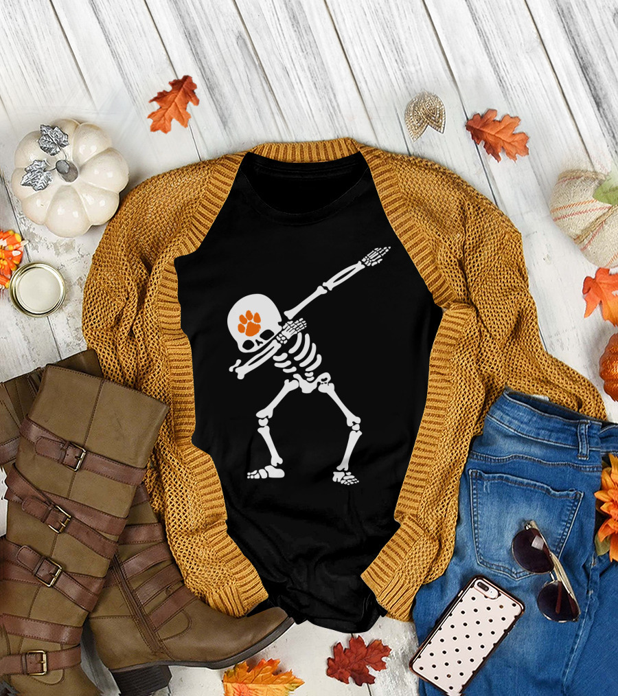 Clemson Tigers Football Skeleton Dabbing with Paw Prints T-Shirt