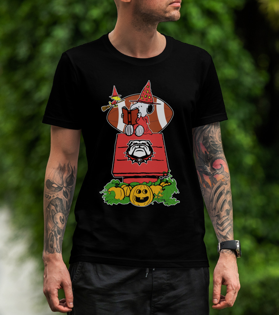 Halloween Georgia Bulldogs Football Peanuts Snoopy Jack-O'-Lantern T-Shirt