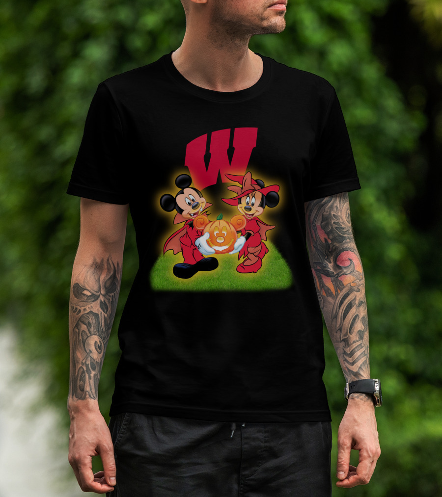 Halloween Wisconsin Badgers Football Mickey Minnie Pumpkin T-Shirt