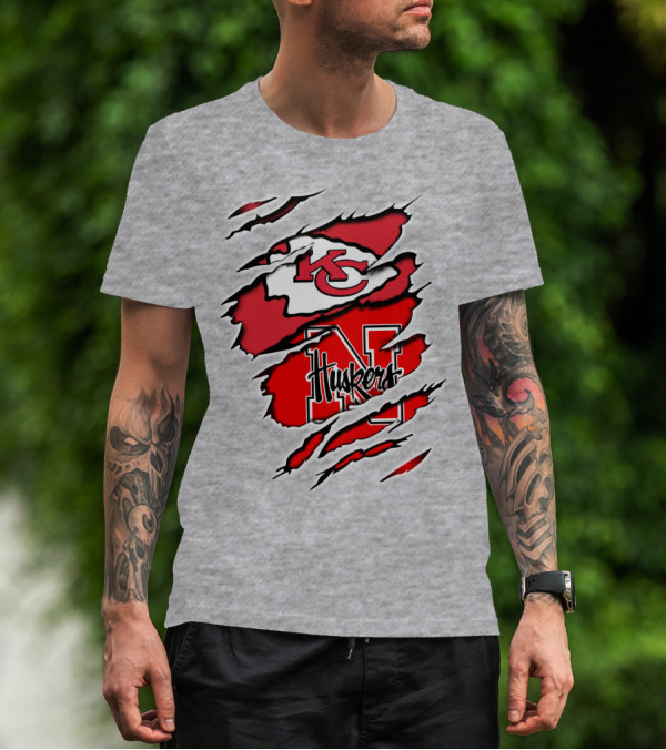 Kansas City Chiefs Nebraska Huskers Ripped T-Shirt