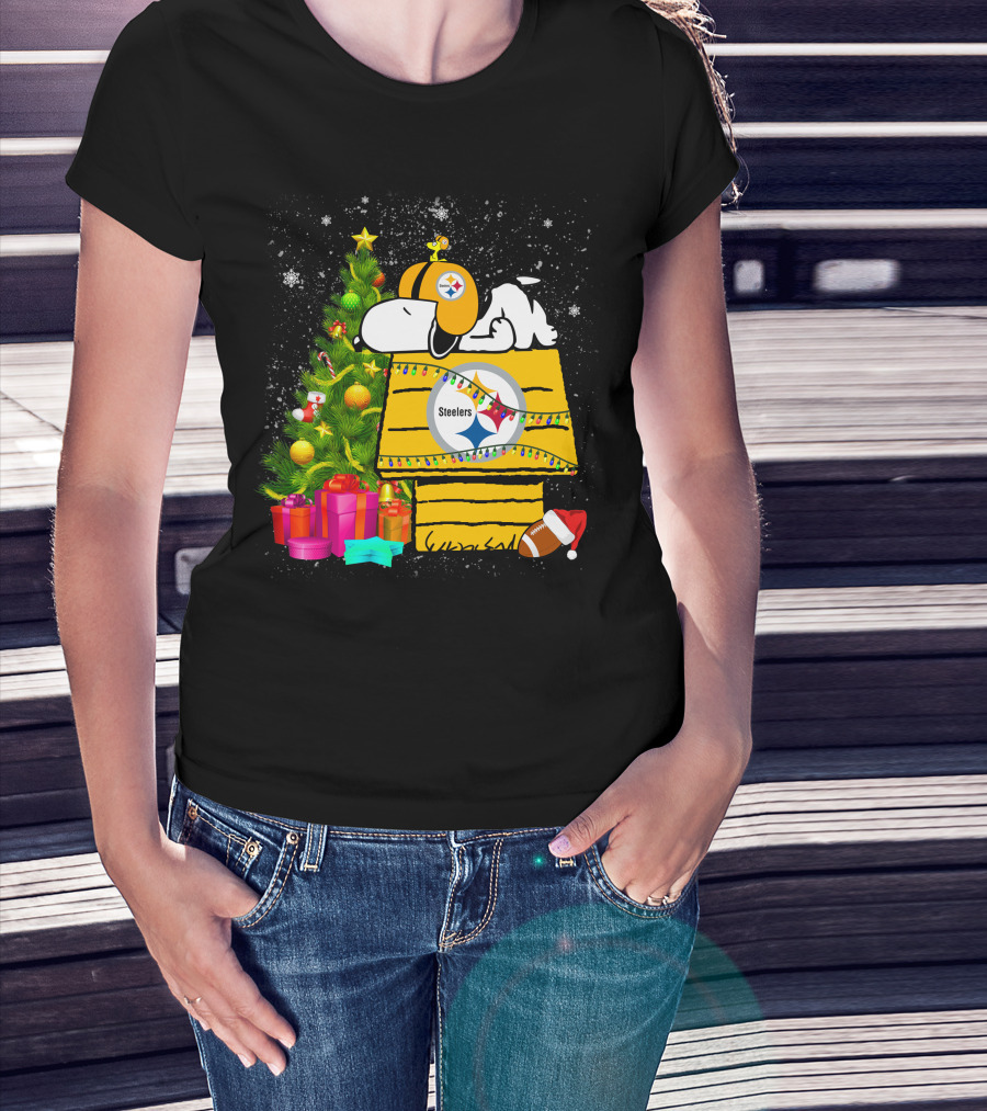 Pittsburgh Steelers Snoopy Christmas Peanuts Doghouse Football T-Shirt