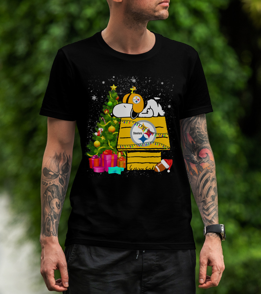 Pittsburgh Steelers Snoopy Christmas Peanuts Doghouse Football T-Shirt
