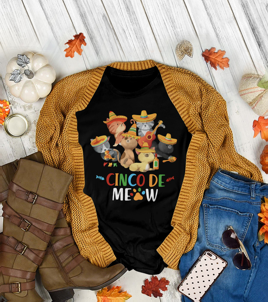 CINCO DE MEOW Sombrero Cats With Guitar And Maracas T-Shirt