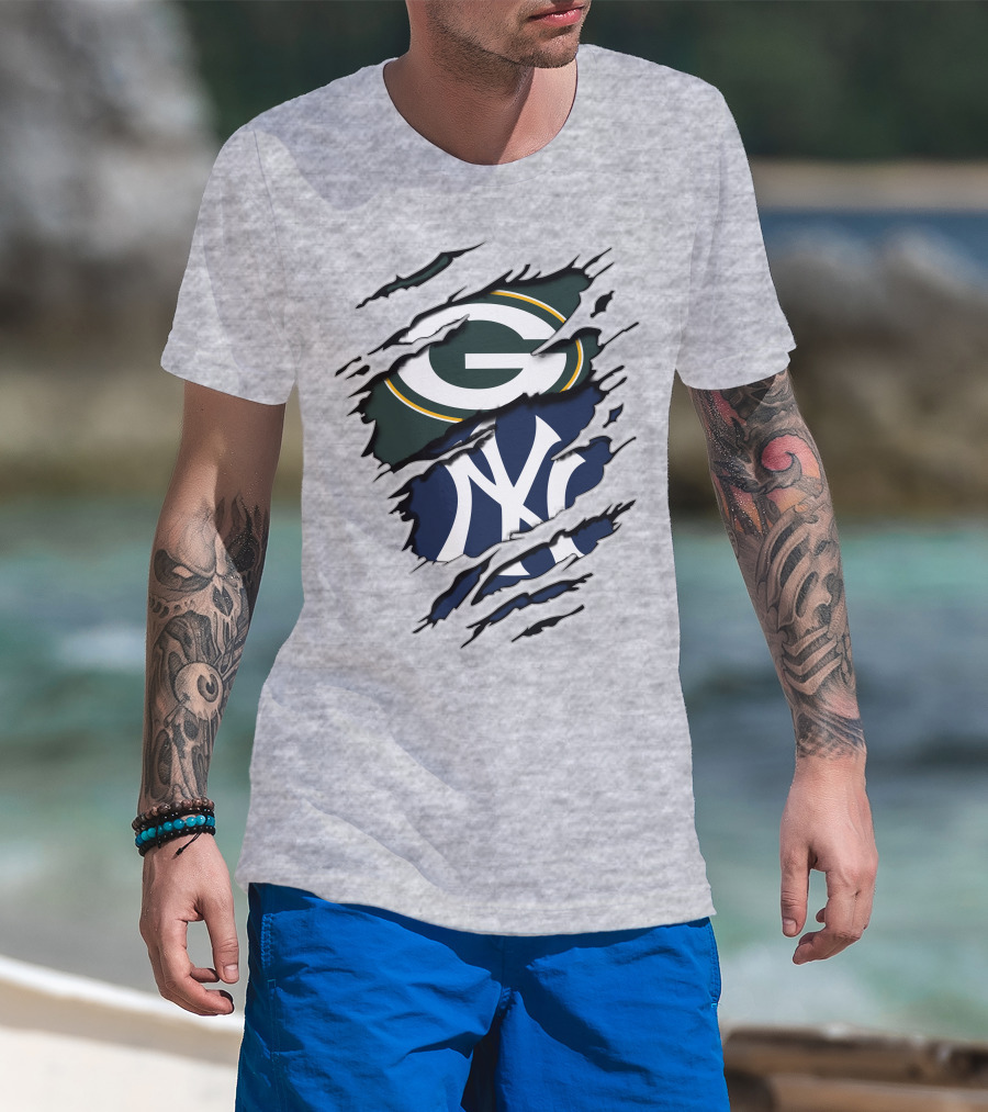 Green Bay Packers New York Yankees Torn Logo Fusion T-Shirt