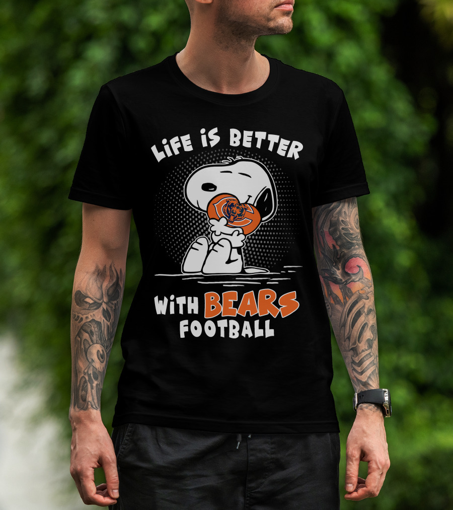 Life Is Better With Bears Football Snoopy Hugging T-Shirt