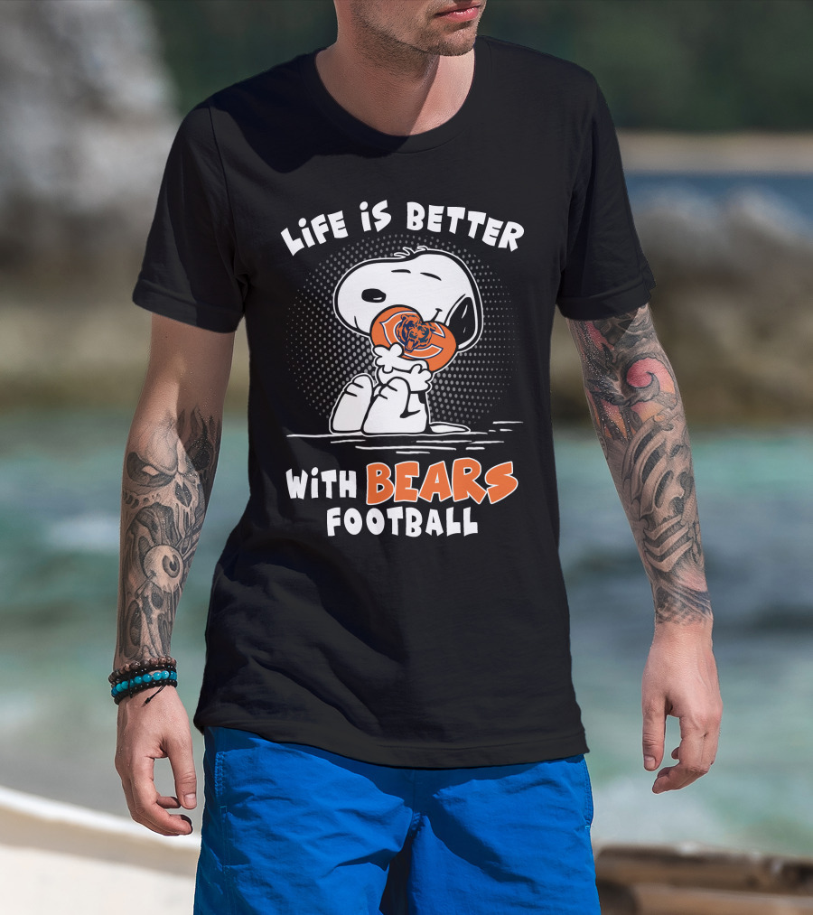Life Is Better With Bears Football Snoopy Hugging T-Shirt
