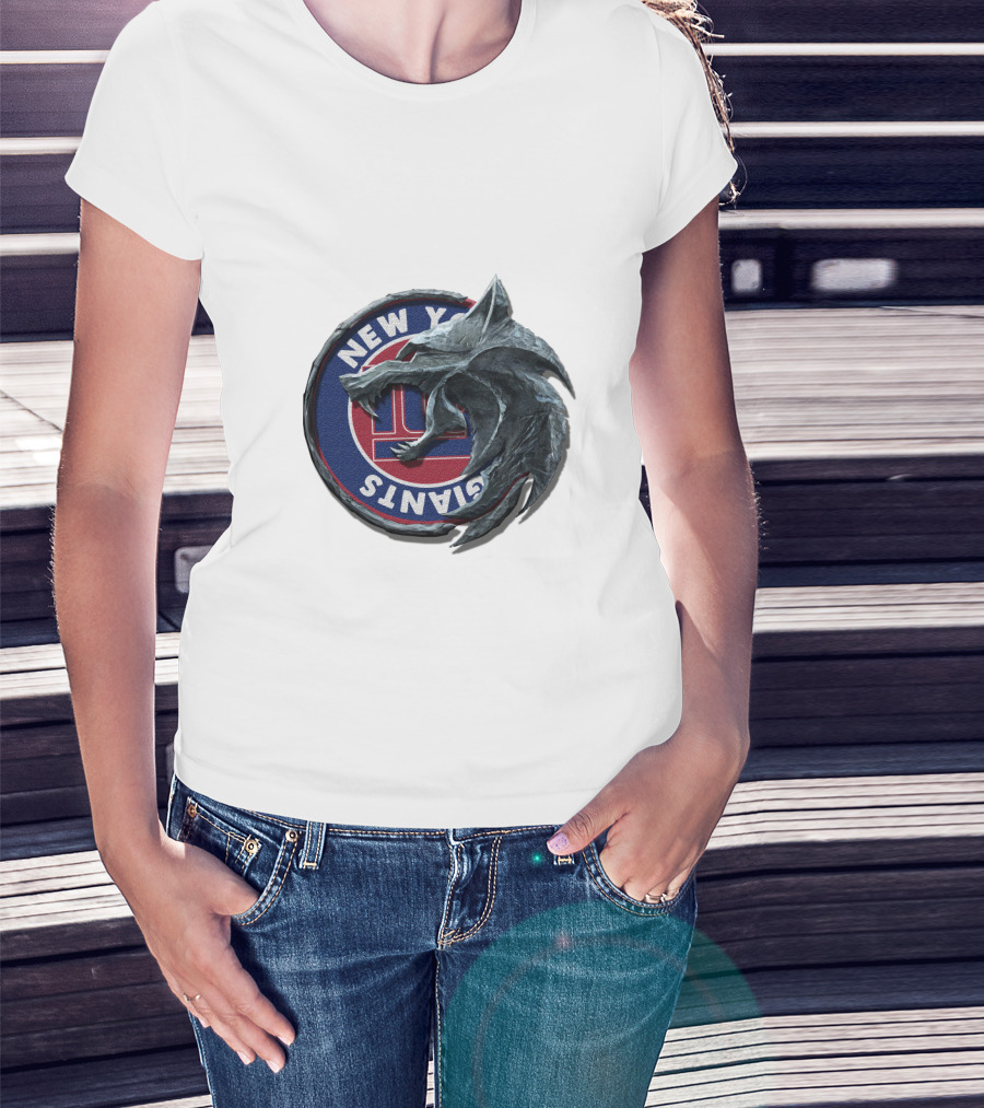 New York Giants Wolf Emblem Nfl Crossover Cht1Twnfl2023 T-Shirt