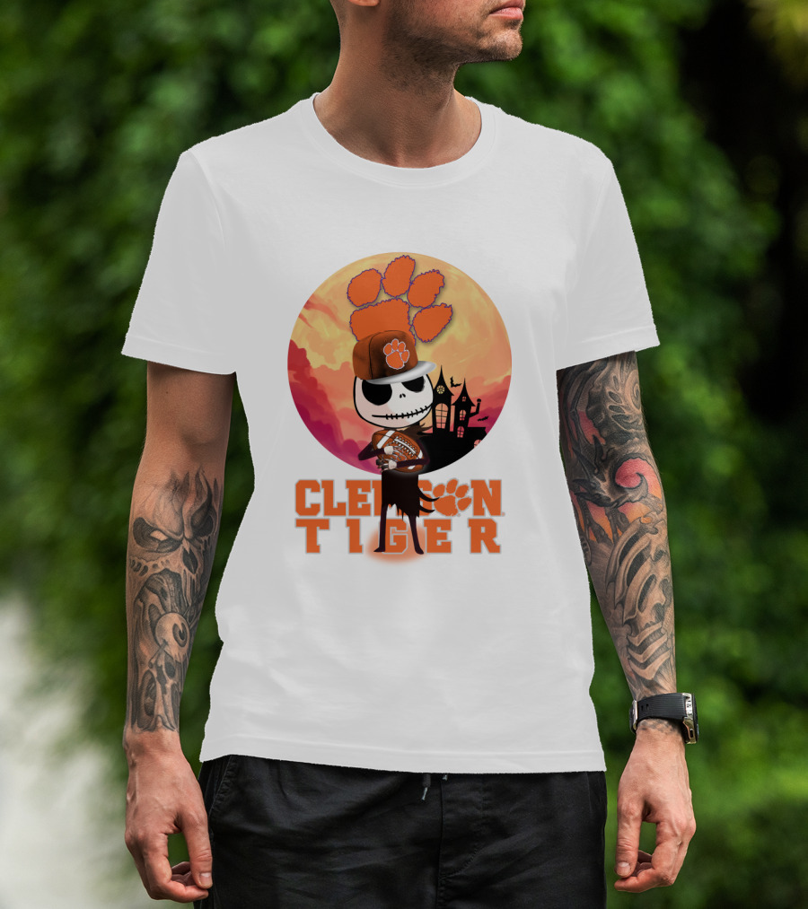 Clemson Tiger Skeleton Football Halloween Scene T-Shirt