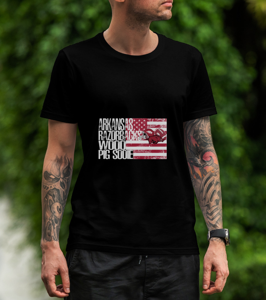 Arkansas Razorbacks Woo Pig Sooie Usa Flag Football Helmets Red White Stripes T-Shirt