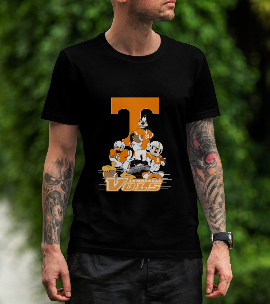 Tennessee Vols T Logo Donald Goofy Mickey Football Players T-Shirt