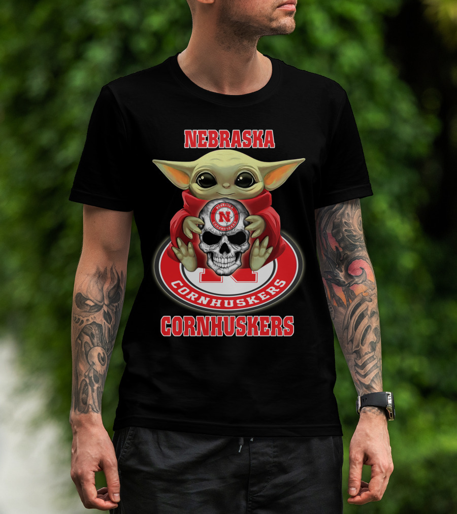 Nebraska Cornhuskers Baby Alien Holding Skull Logo Yd1404 T-Shirt