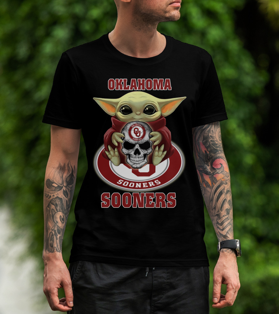 Oklahoma Sooners Baby Yoda Holding Skull T-Shirt