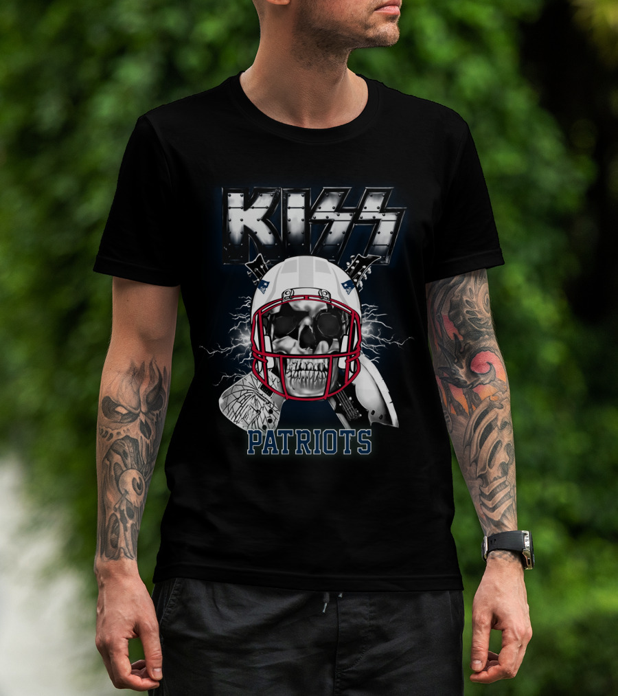 Kiss Patriots Skull Football Helmet Lightning T-Shirt