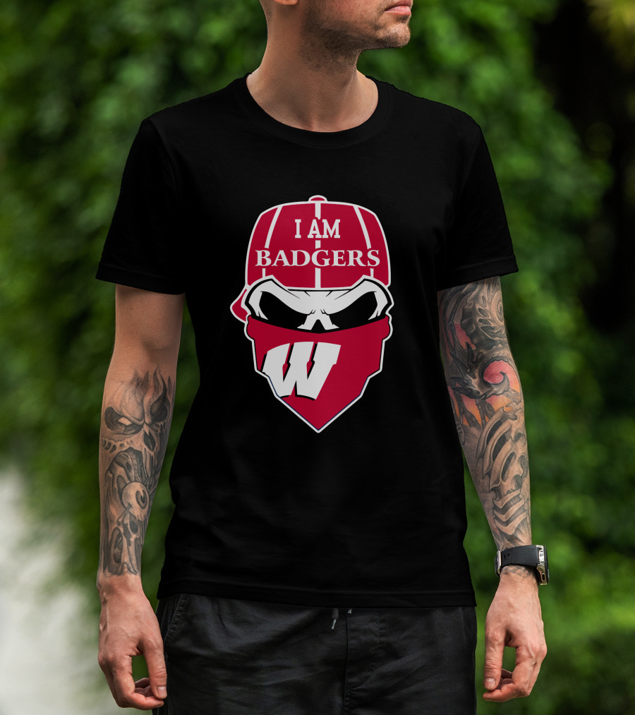 I Am Badgers Wisconsin Skull W T-Shirt