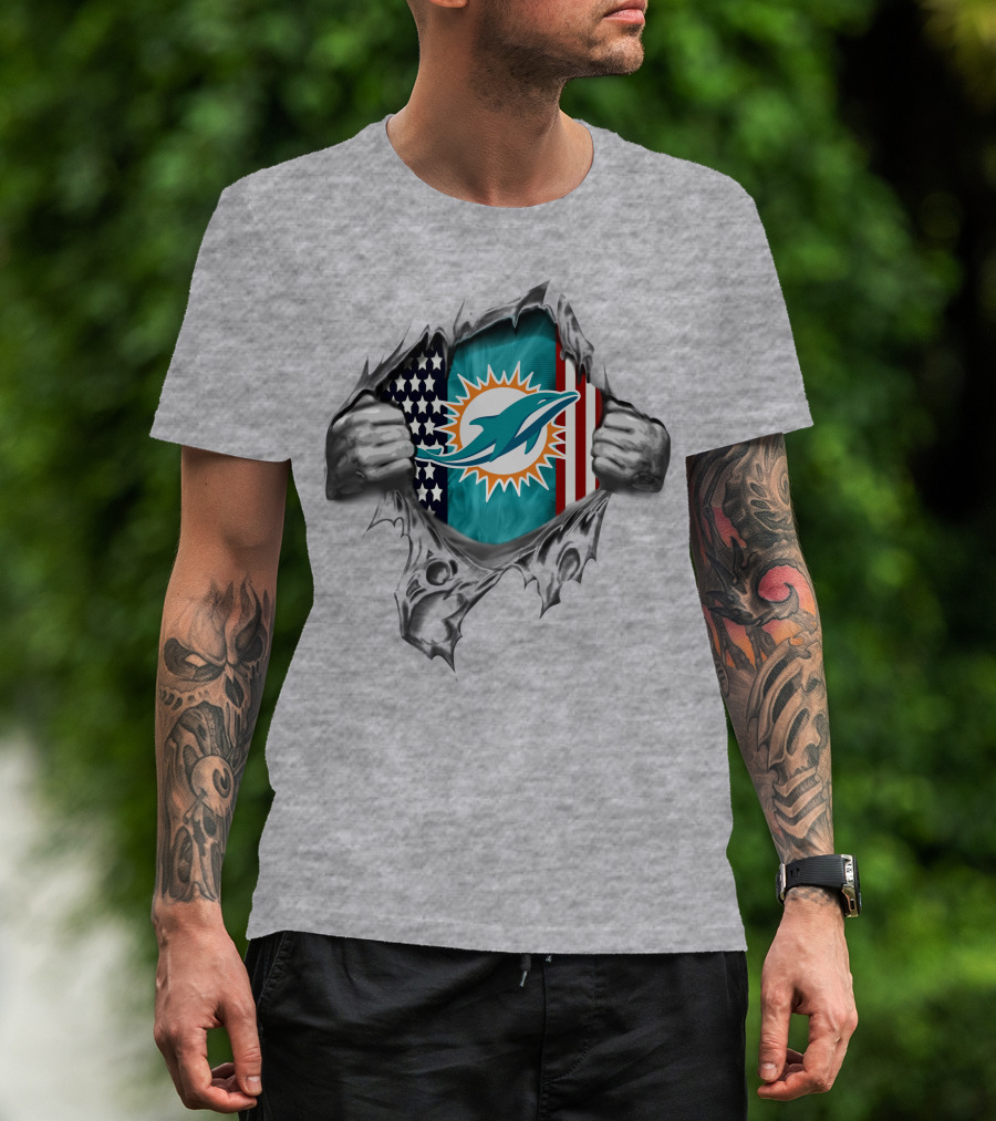 Miami Dolphins American Flag Rip Football Fan Tribute T-Shirt