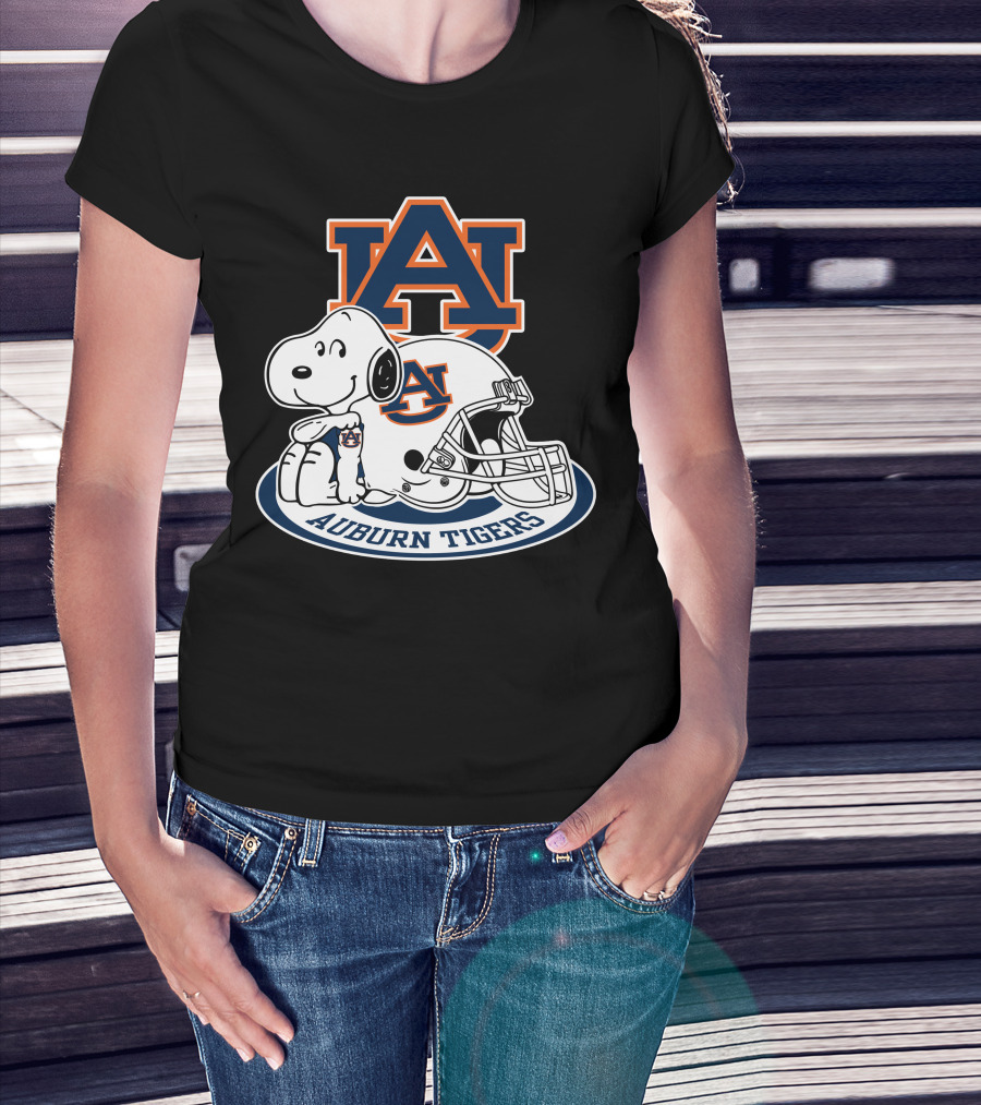 Auburn Tigers Snoopy Au Football Helmet T-Shirt