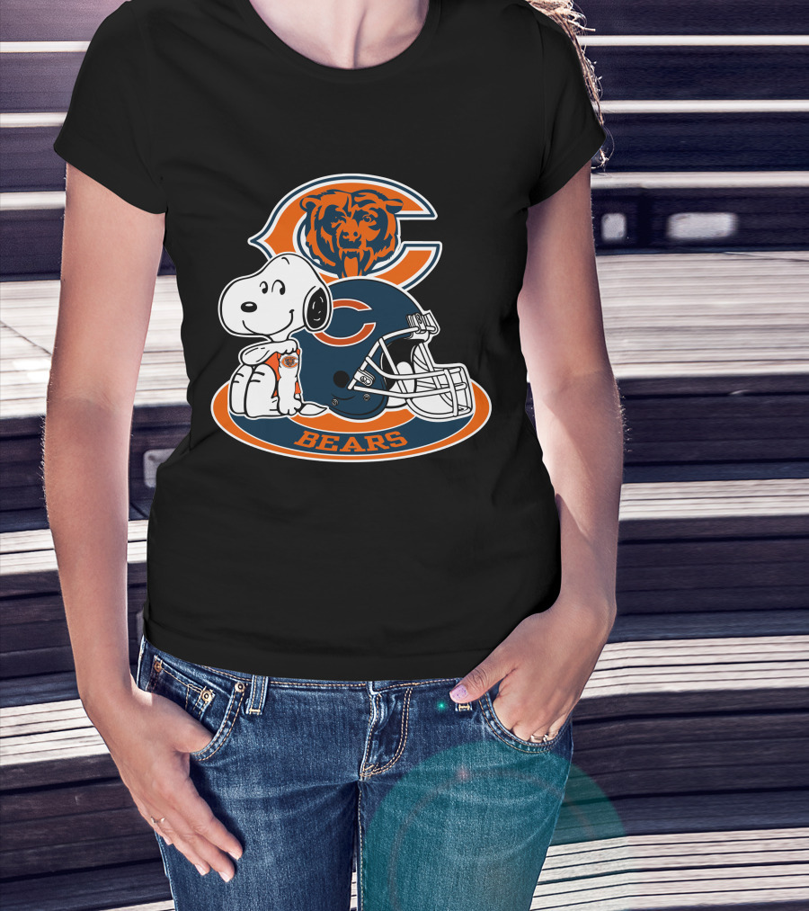 Chicago Bears Snoopy Bear Helmet T-Shirt