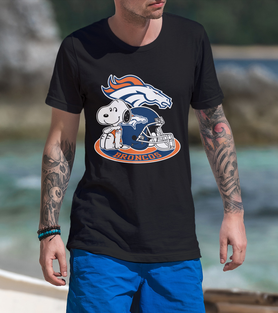 Denver Broncos Snoopy With Broncos Helmet T-Shirt
