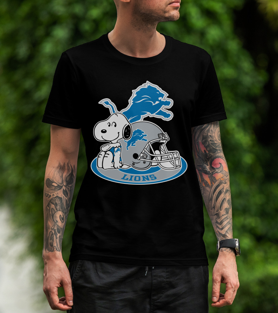 Detroit Lions Snoopy Helmet Nfl Team Logo Peanuts Featured T-Shirt