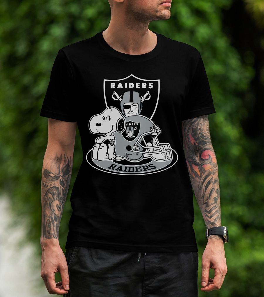 Las Vegas Raiders Snoopy Helmet And Shield T-Shirt