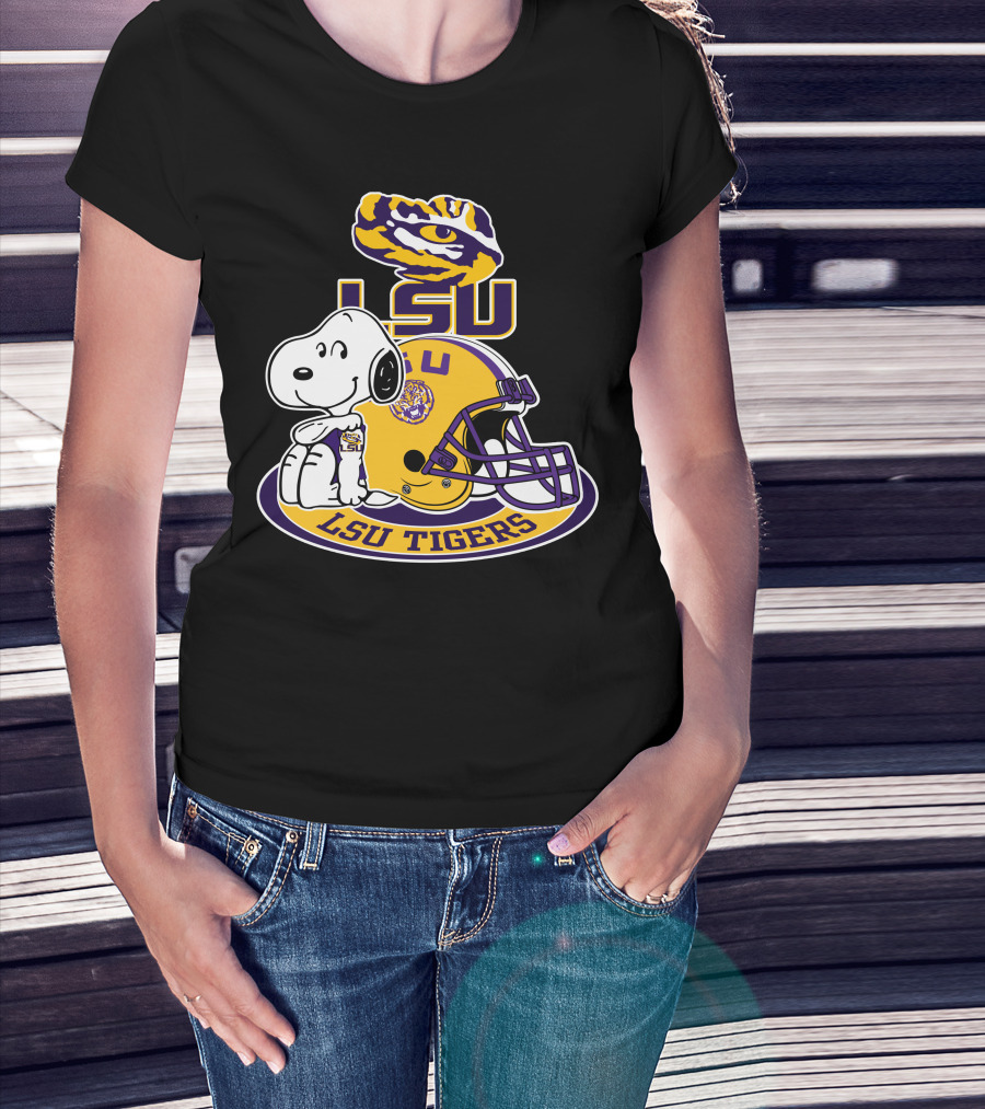 Lsu Tigers Snoopy Football Helmet T-Shirt