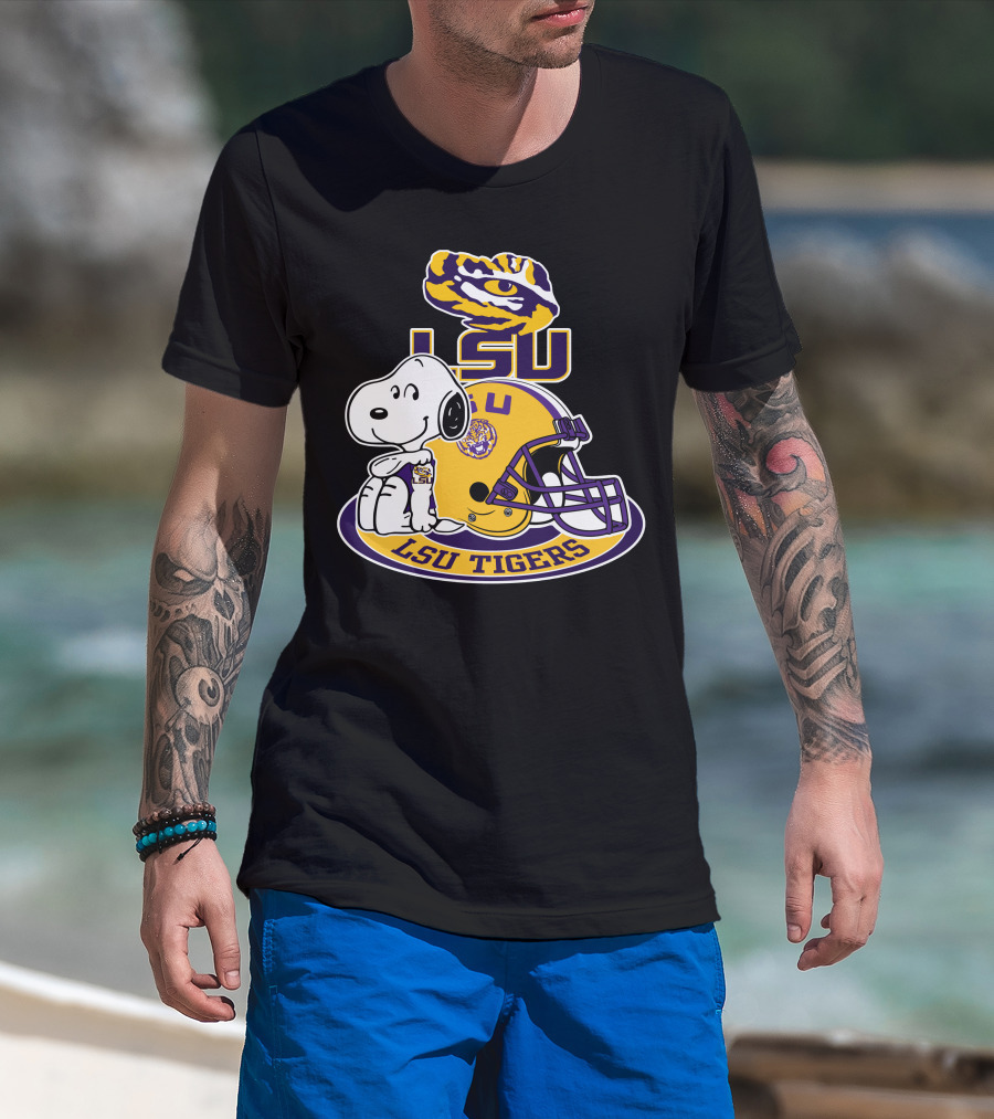 Lsu Tigers Snoopy Football Helmet T-Shirt