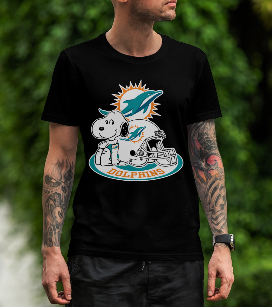 Miami Dolphins Snoopy Helmet Logo With Peanuts Character T-Shirt