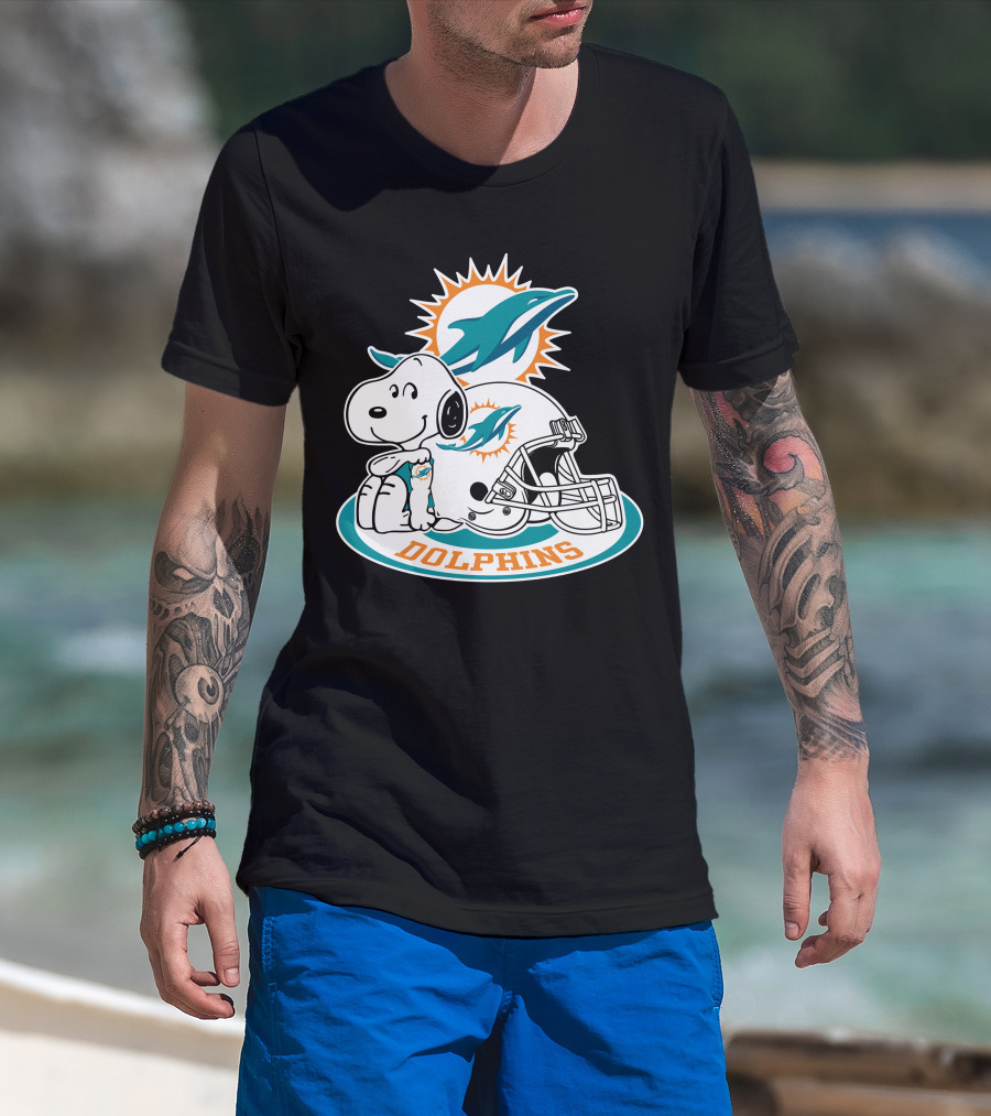 Miami Dolphins Snoopy Helmet Logo With Peanuts Character T-Shirt