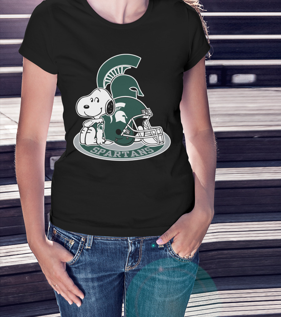 Snoopy Michigan State Spartans Football Helmet T-Shirt