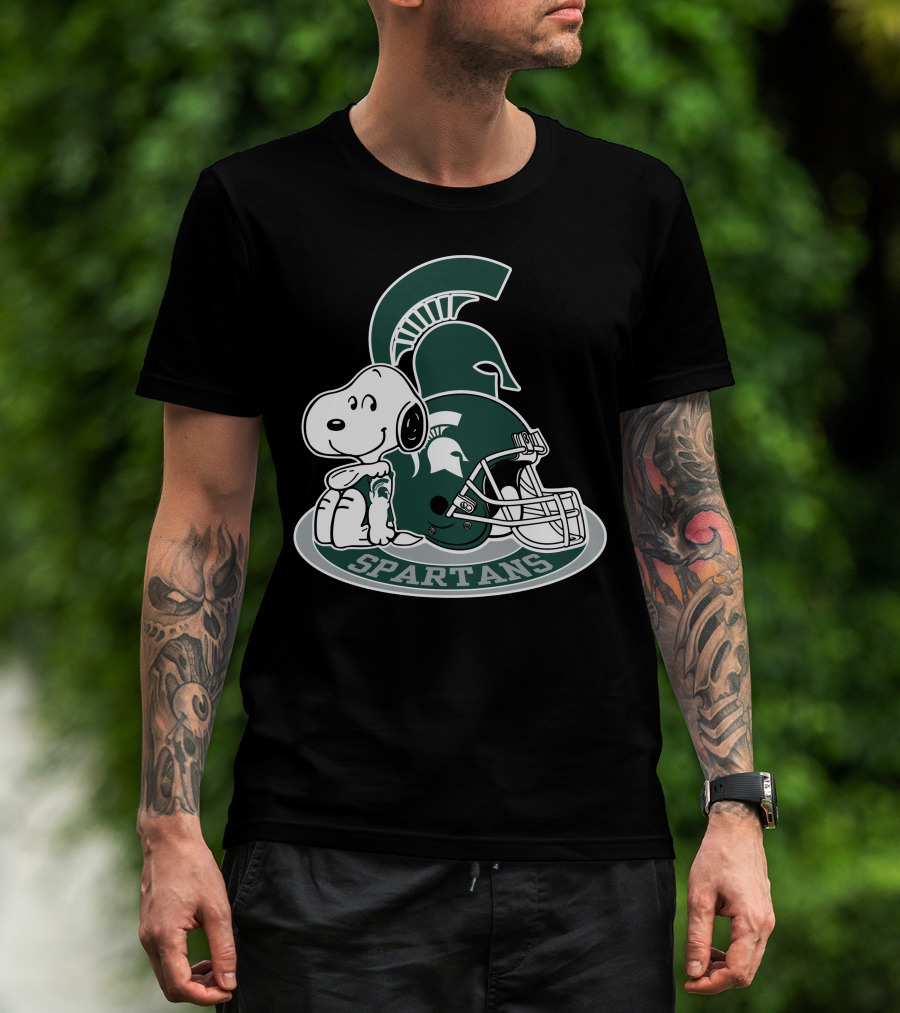 Snoopy Michigan State Spartans Football Helmet T-Shirt