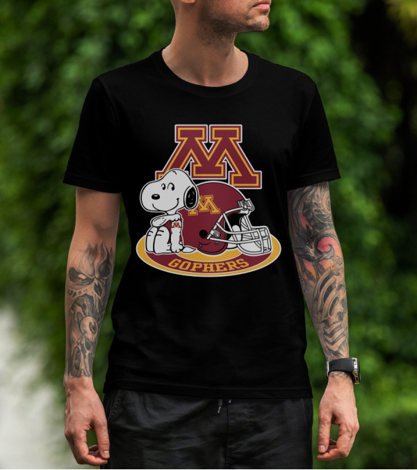 Minnesota Golden Gophers Snoopy Helmet T-Shirt