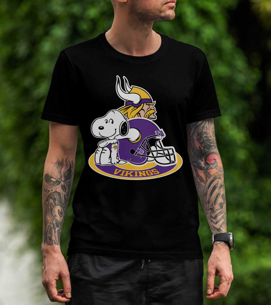 Minnesota Vikings Snoopy Helmet Vikings T-Shirt