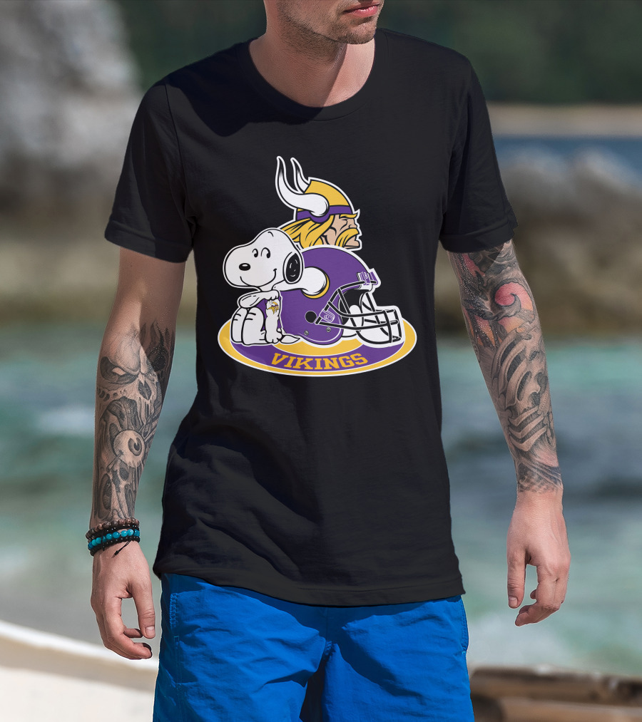 Minnesota Vikings Snoopy Helmet Vikings T-Shirt