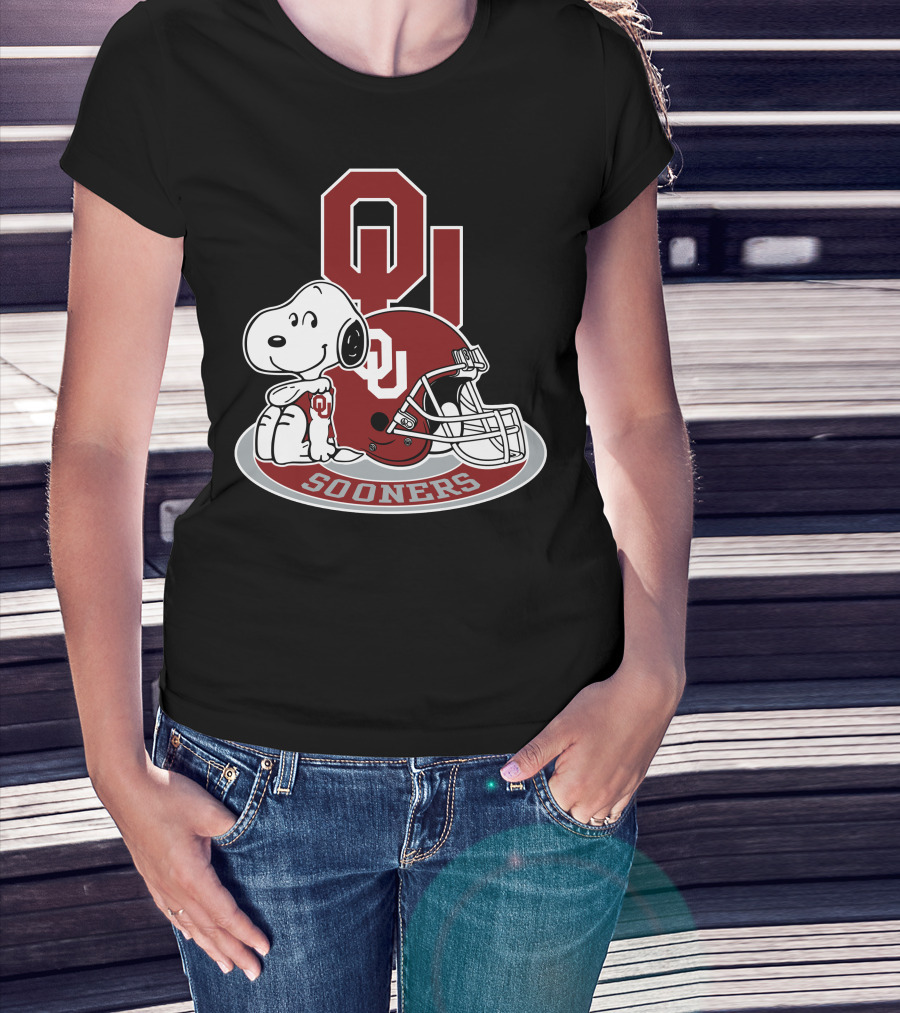 Oklahoma Sooners Snoopy Ou Helmet T-Shirt
