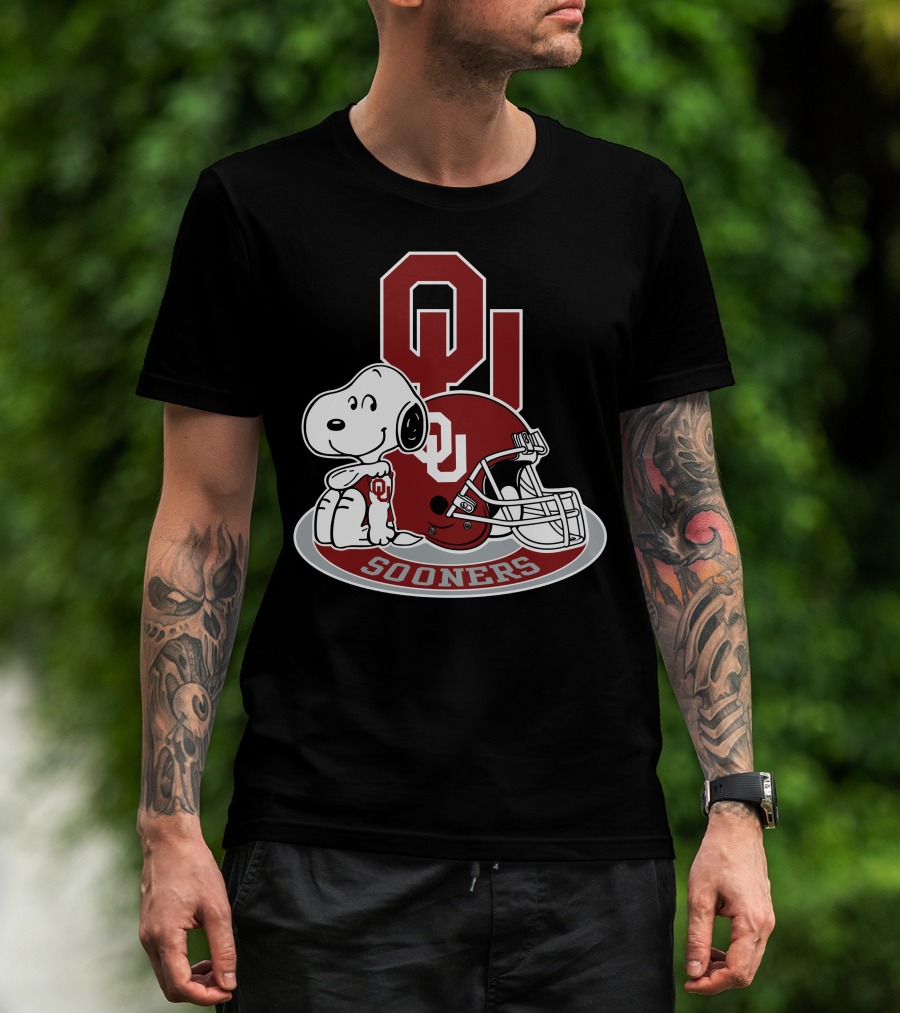 Oklahoma Sooners Snoopy Ou Helmet T-Shirt