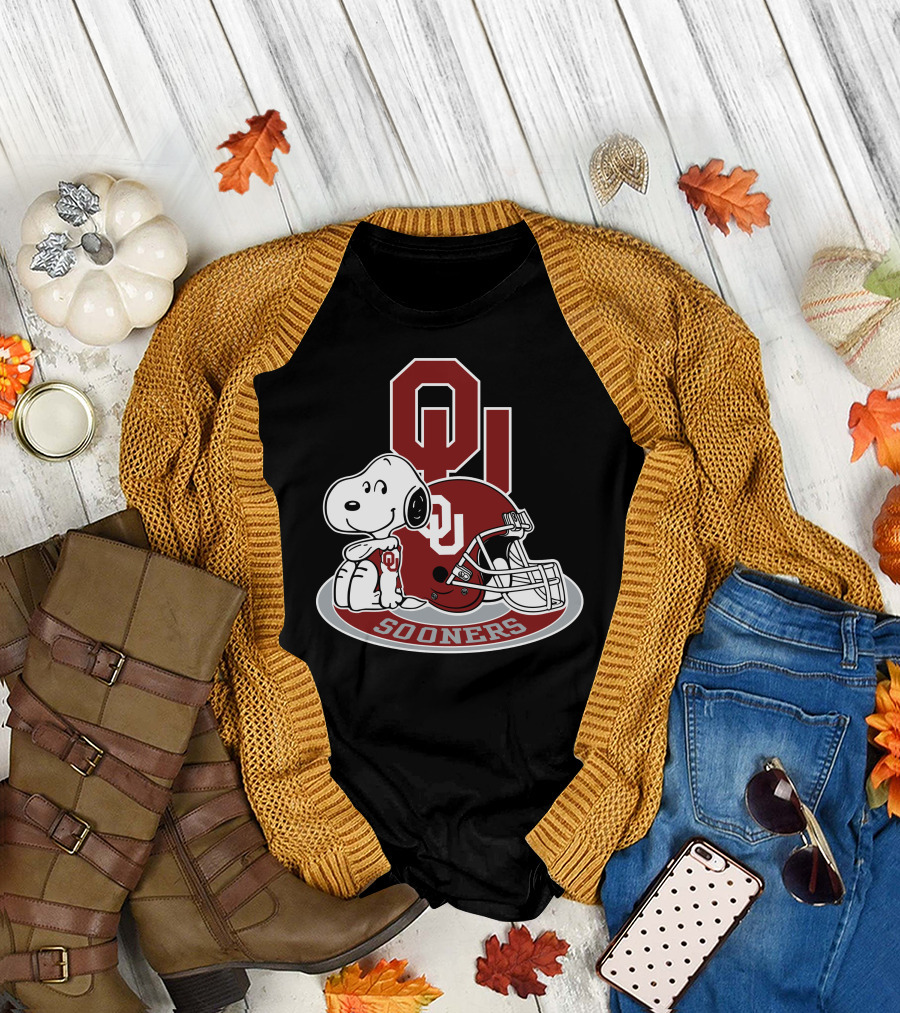 Oklahoma Sooners Snoopy Ou Helmet T-Shirt