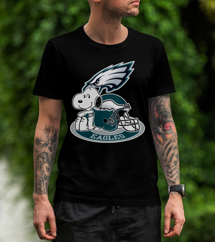 Philadelphia Eagles Snoopy Helmet T-Shirt